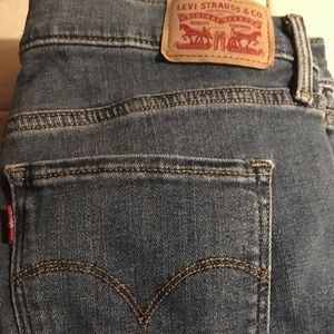 Levi’s 311 shaping skinny jeans